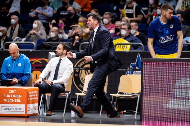 来自不同地 来自不同地